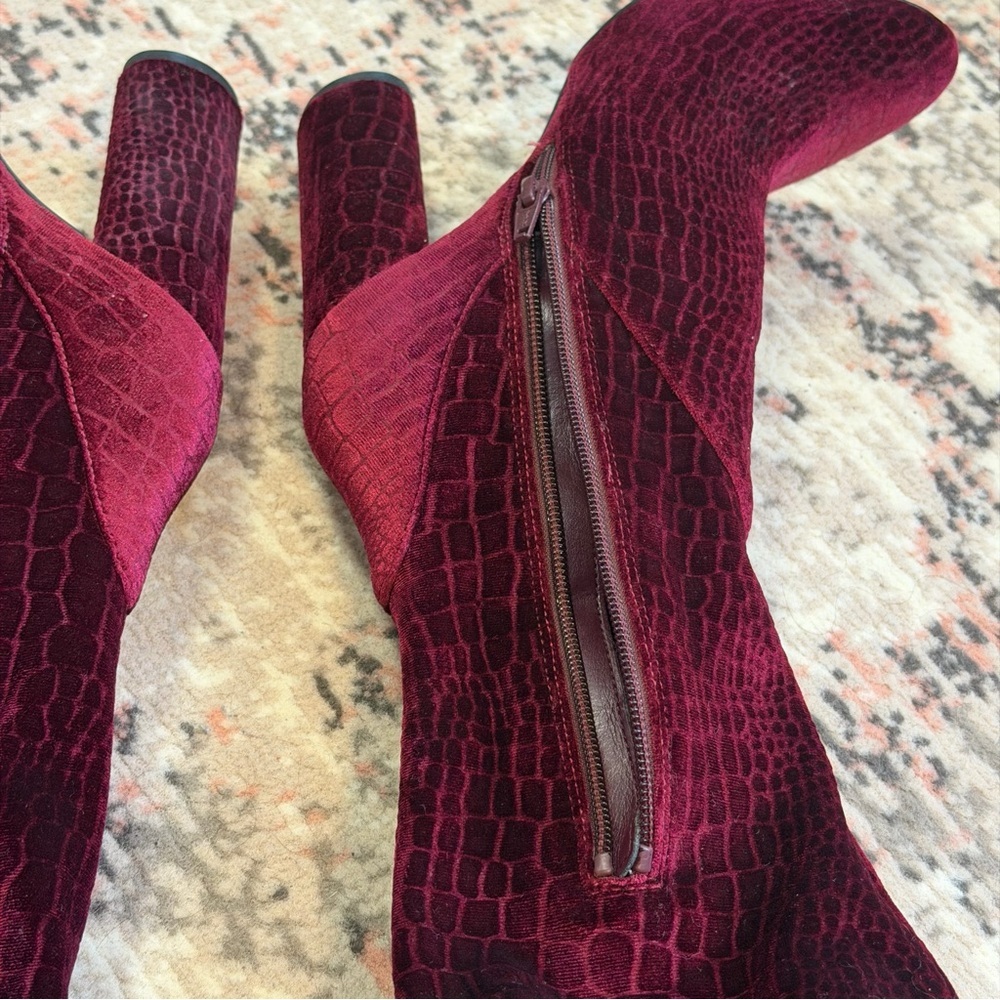 Aldo Burgundy Suede Block Heel Pumps - Picture 5 of 15
